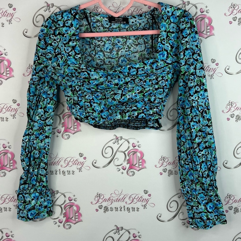 Bershka top cropped flowers black green Blue Floral Long Sleeve Blouse